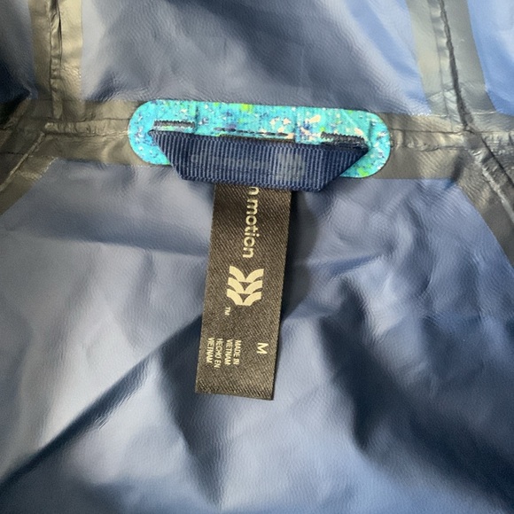 NWOT all in motion windproof Coat. - Picture 6 of 8